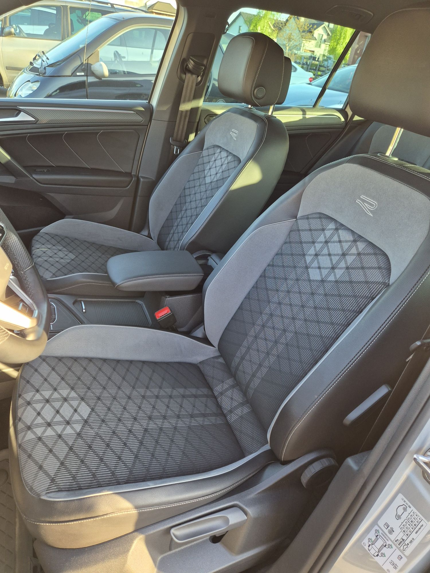 Volkswagen Tiguan R-line 1.5 TSI EVO 2022 LED Matrix
