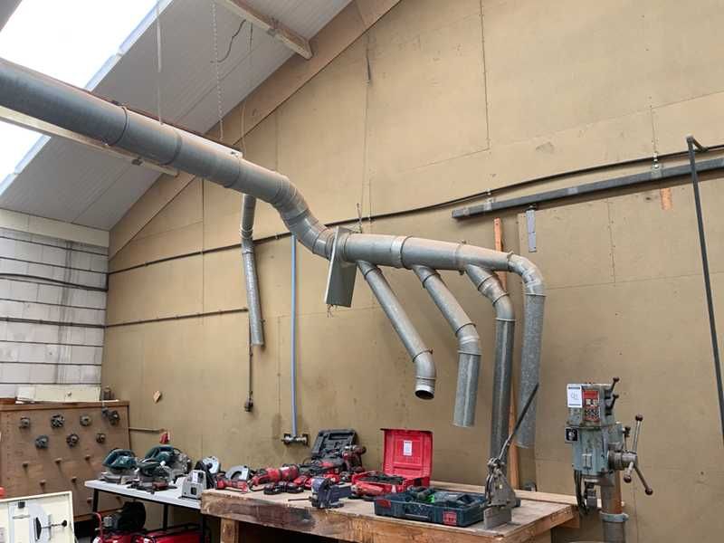 Odciąg trocin z wytrząsarką, 40 m rur i kontener 6m dł. DLMV USA