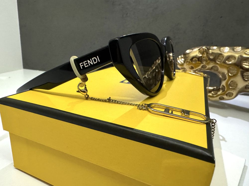 Fendi Cat Eye okulary przeciwsłoneczne