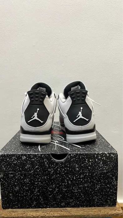 Jordan_4_Retro_Black_Military Biegania / Roz.42