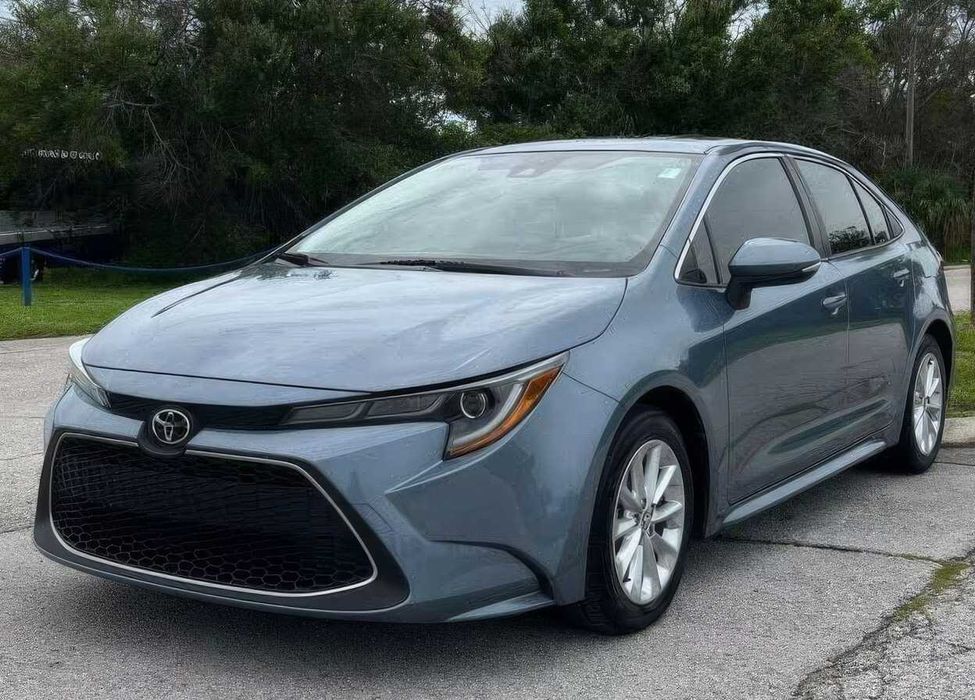 Toyota Corolla XLE      2021