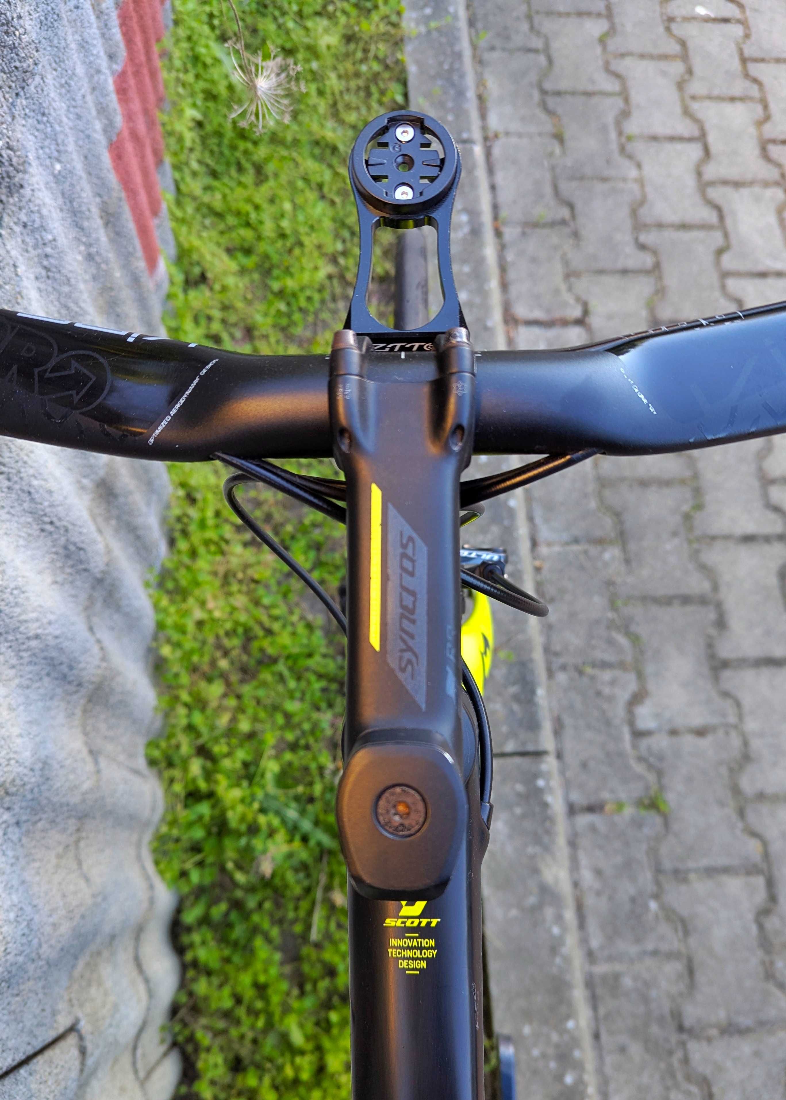 Rower szosowy Scott Addict 10, Syncros, Pro, Fulcrum, Absoluteblack