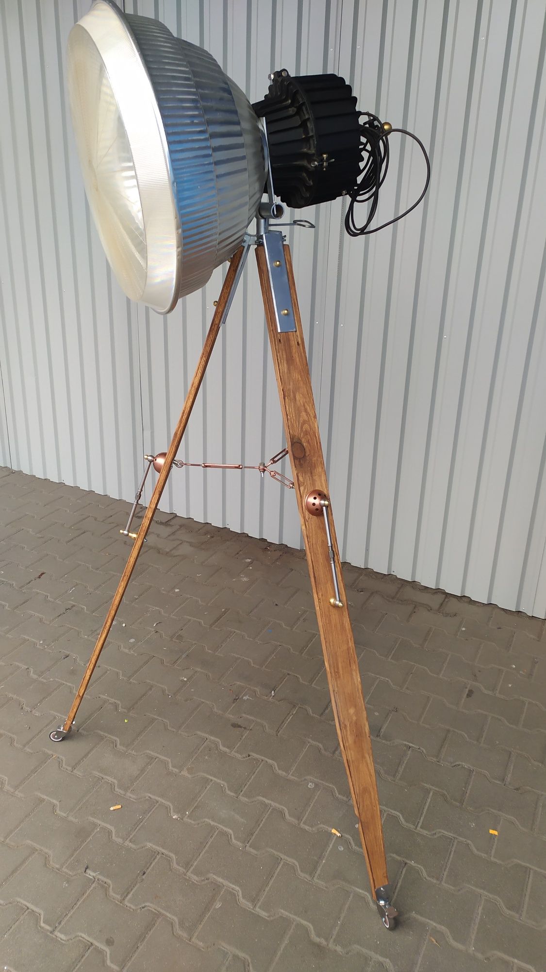Lampa reflektor loft steampunk vintage na trójnogu vintage