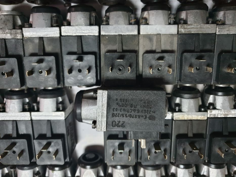 Продам гидрораспределители Рх 06 14, 24 ,34, 44,54, в 110 ,в 220 ,г 24