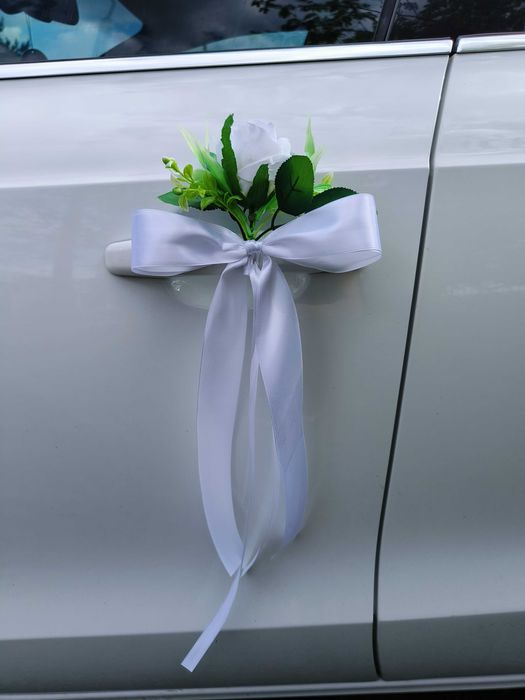 Kokarda z bukietem na klamki samochodu, dekoracja auta ślubnego