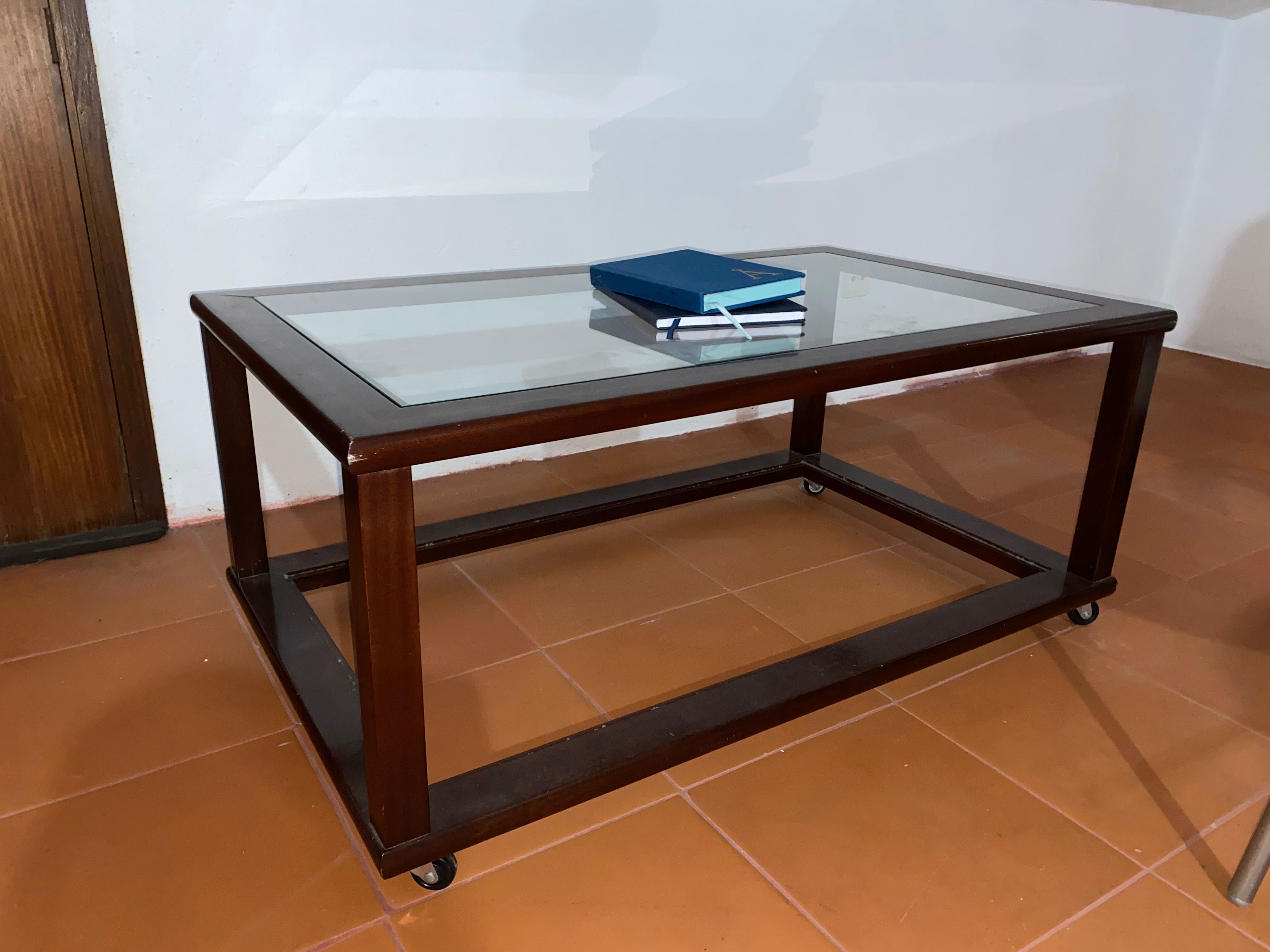 Móvel de Sala com tampa em vidro