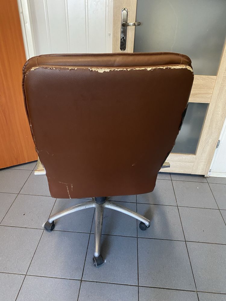 Fotel biurowy skorzany brazowy