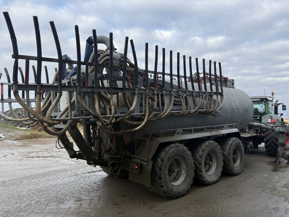 Beczkowoz z aplikatorem 24000 ramie jumbo tridem Agrimat