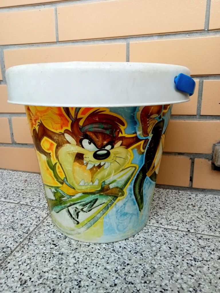 Brinquedos de praia variados
