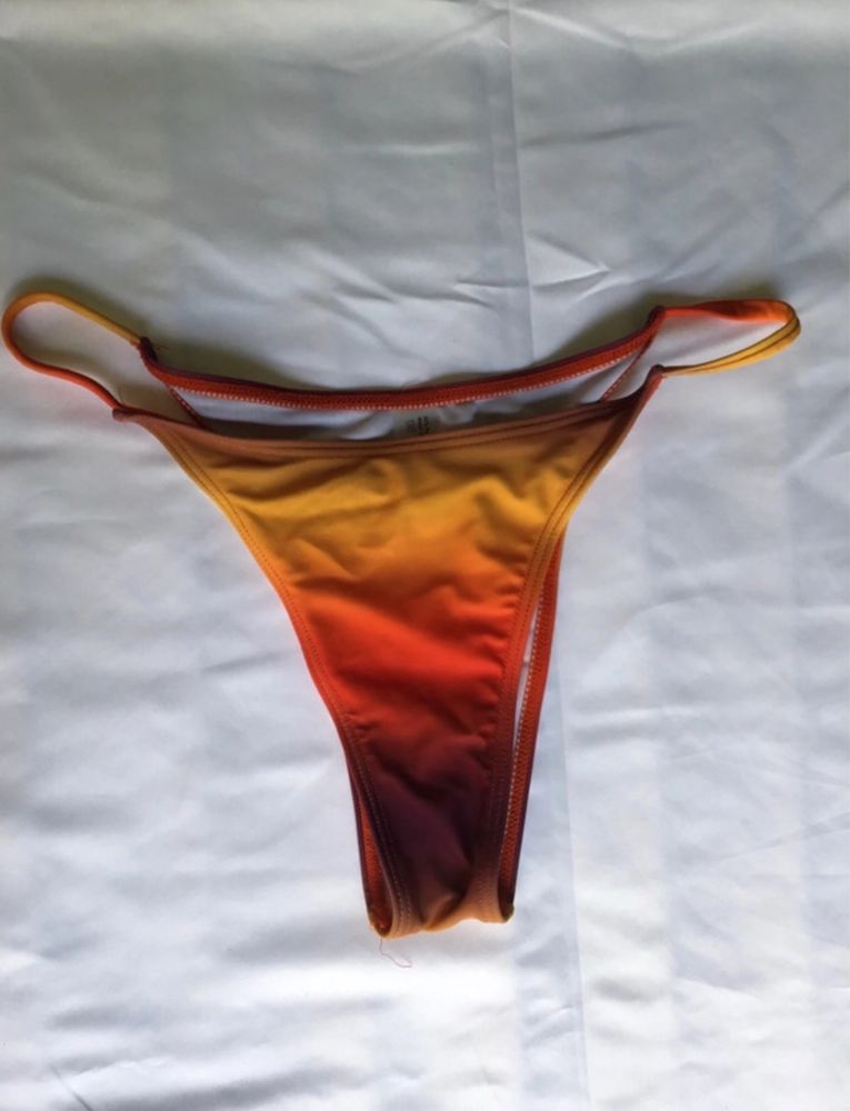 Bikini com pareo (3 peças)