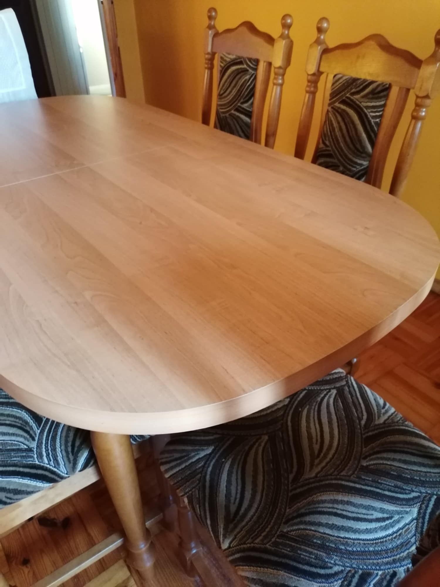 Zestaw mebli stół+6 krzeseł + komoda + witryna