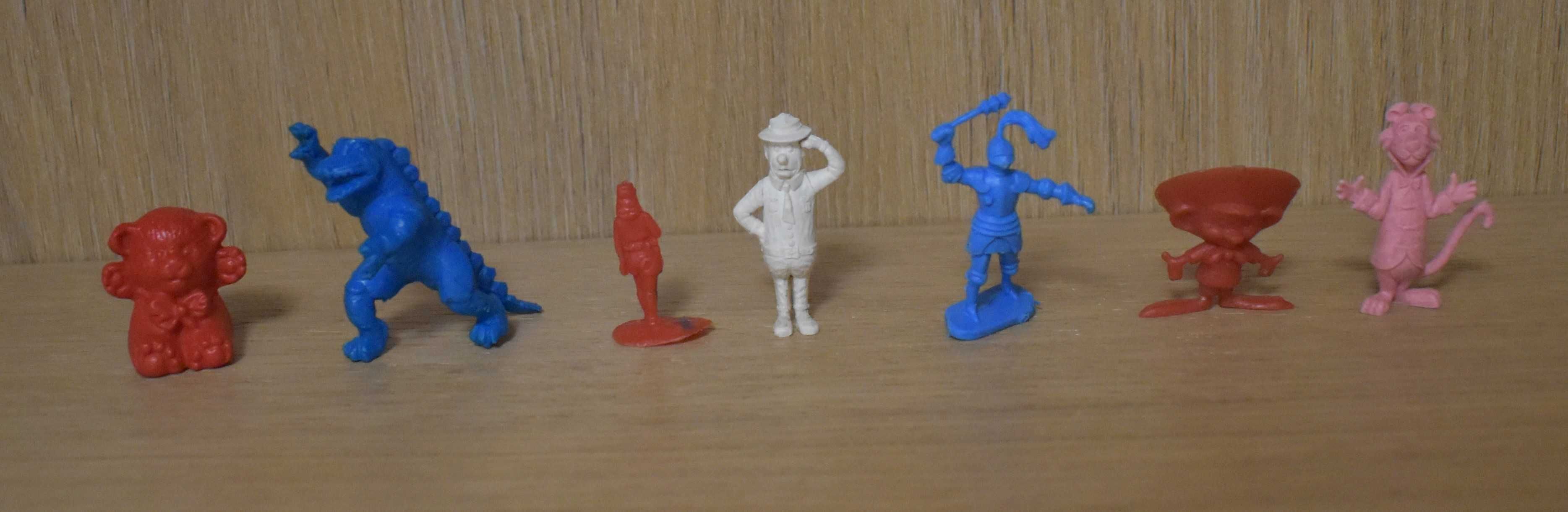 7 Figuras monocromáticas - (Lote 4)