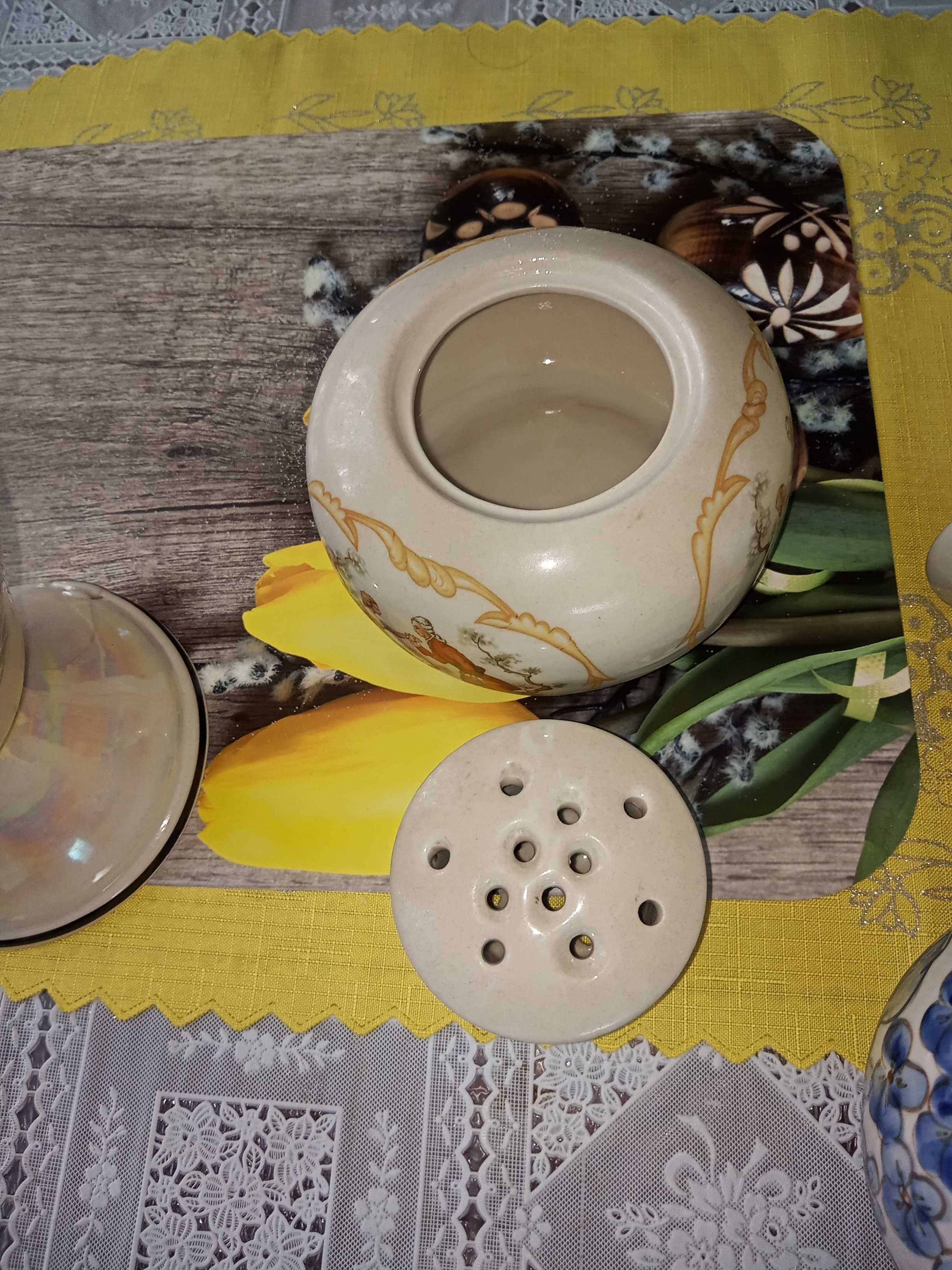 PRL-U czar 2 wazony+ikebana(Chodzież) porcelana