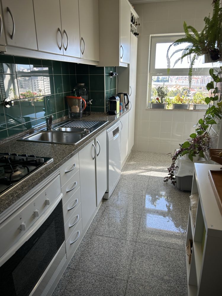 Limpeza casa ,  escritorio , Alojamento , escadas.