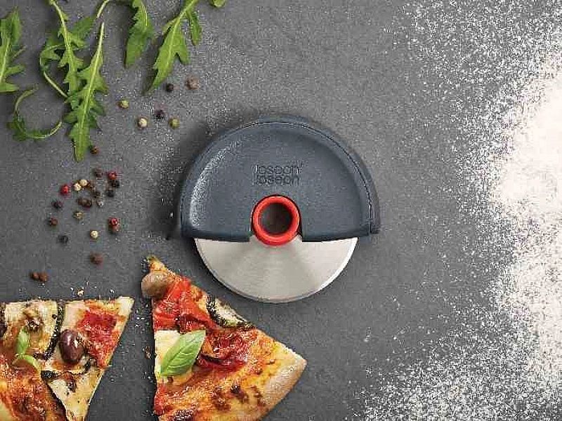 Nóż do pizzy Disc, grafitowy / Joseph Joseph