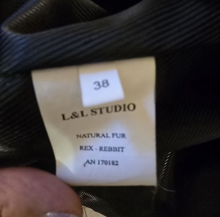 Срочно!!!Жилет натуральный мех,рукава отстегивается