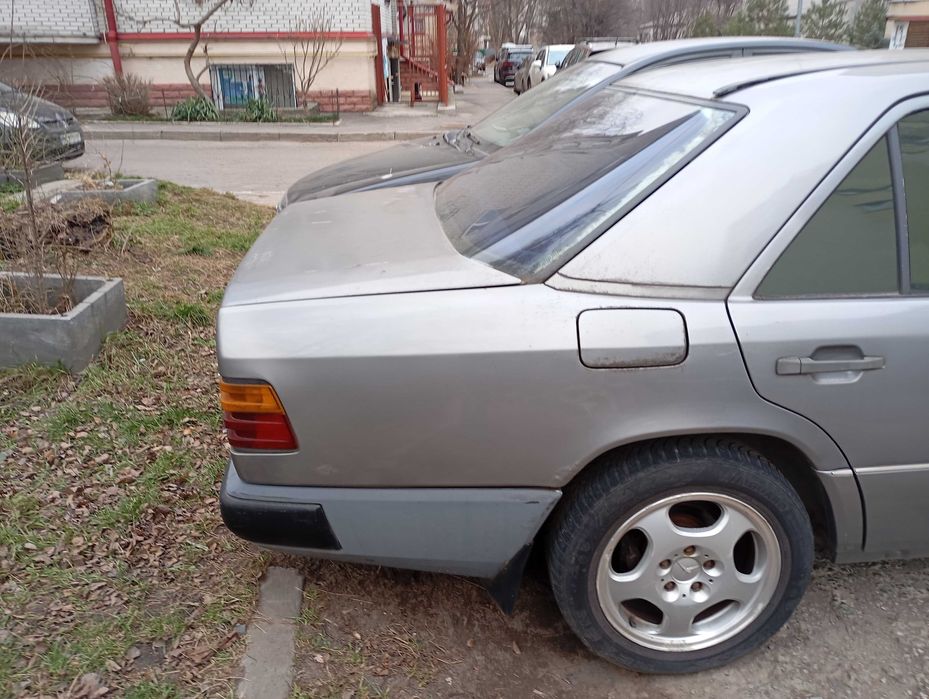 Продам мерседес 124