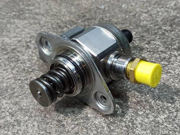 Топливный насос высокого давления ТНВД 1.8 2.0 TFSI 06H127025N