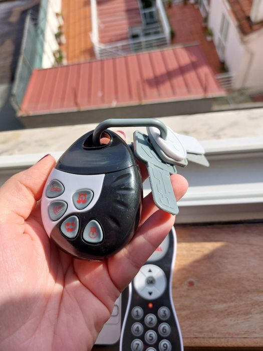 Conjunto eletrónico com telemóvel, comando e chaves - One Two Fun