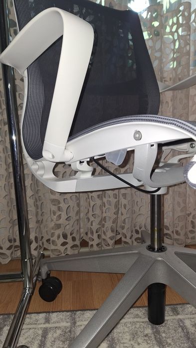 Торг! крісло в новому стані ! Herman Miller сірий Setu Grafit Setu CQ5