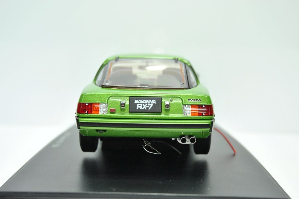 1/18 модель Mazda Savanna RX-7 (SA) GT-Limited 1978 AUTOart