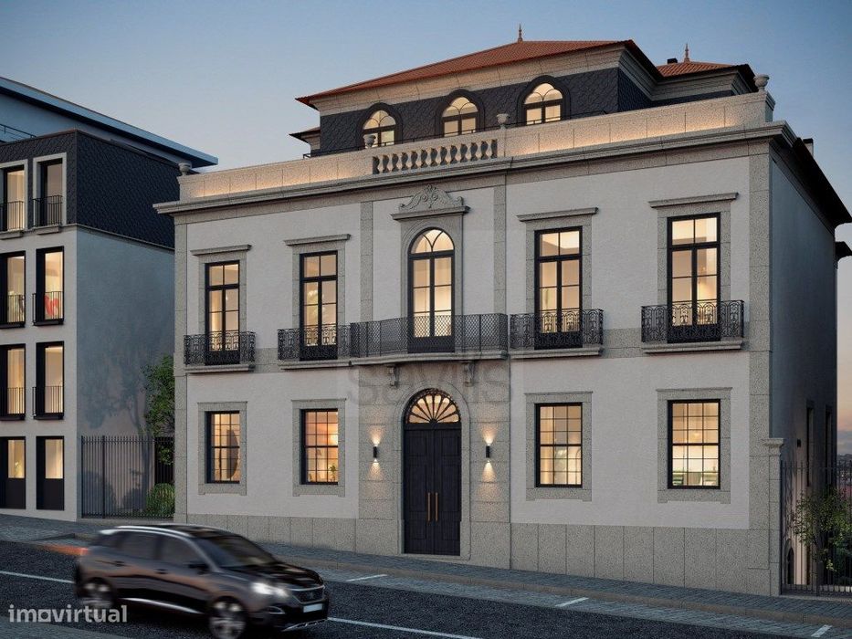 Apartamento T1+1 duplex na Baixa do Porto com garagem