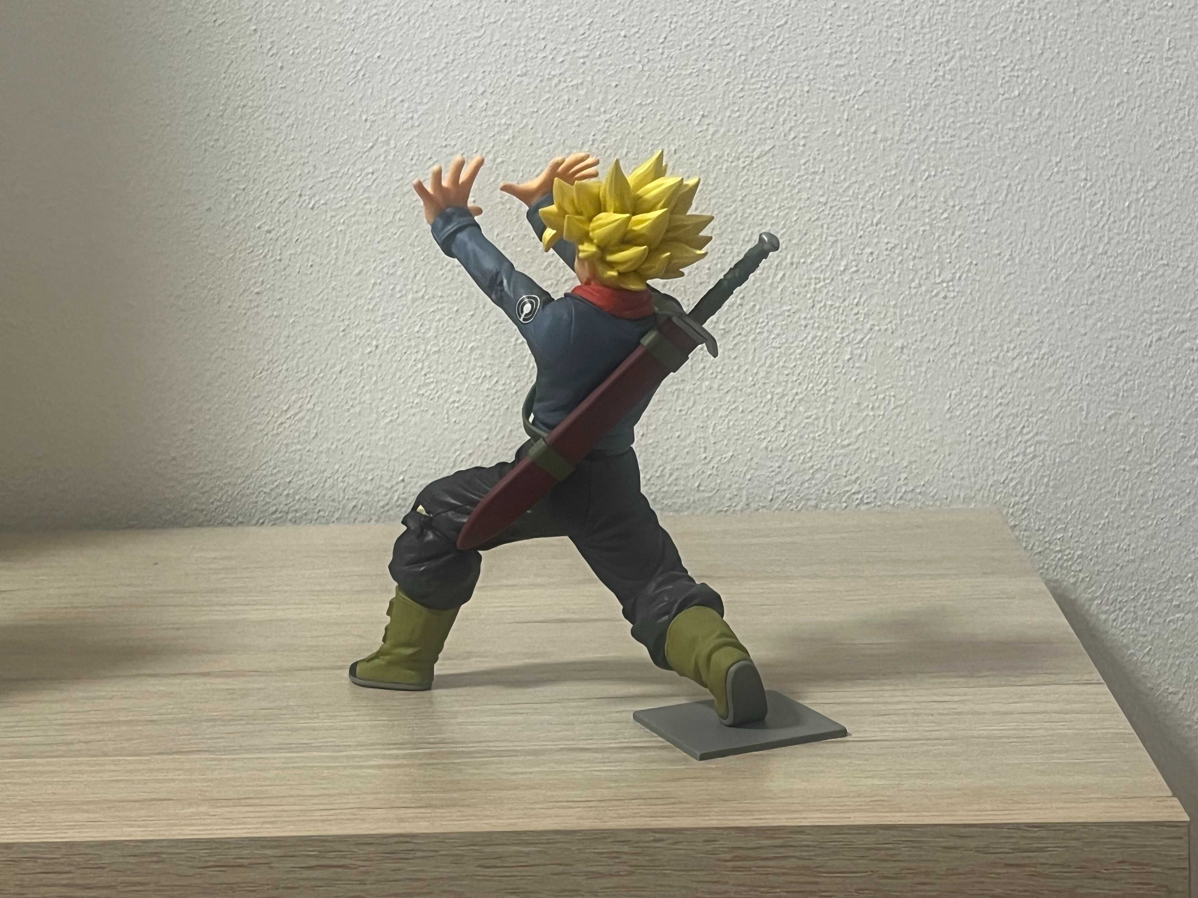 Figura Banpresto DBS Super Saiyan Future Trunks Galick Gun