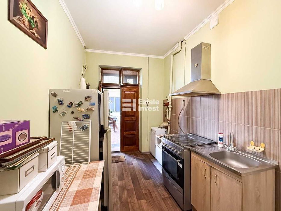 Продам кімнату у приватному будинку на пров. Аптекарський, 24