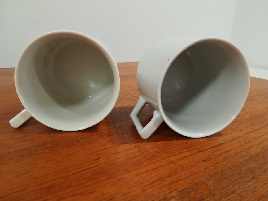 Kubek z uchem PRL porcelana