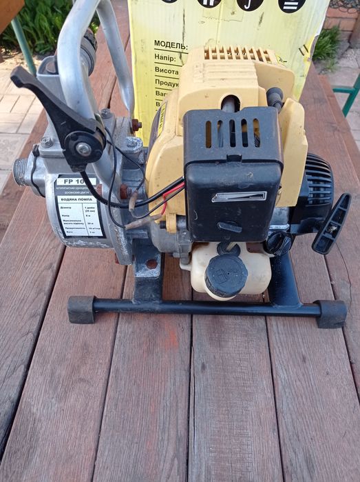 Продам мотоломпу бензинову 4 тактну.