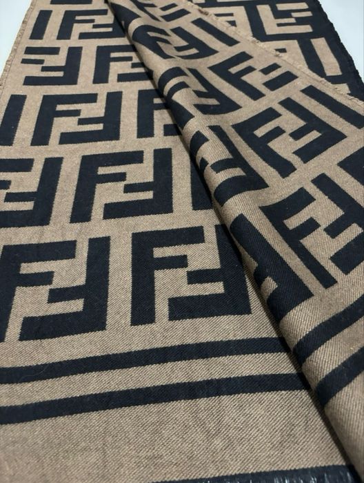 Теплий шарф Fendi оригінал