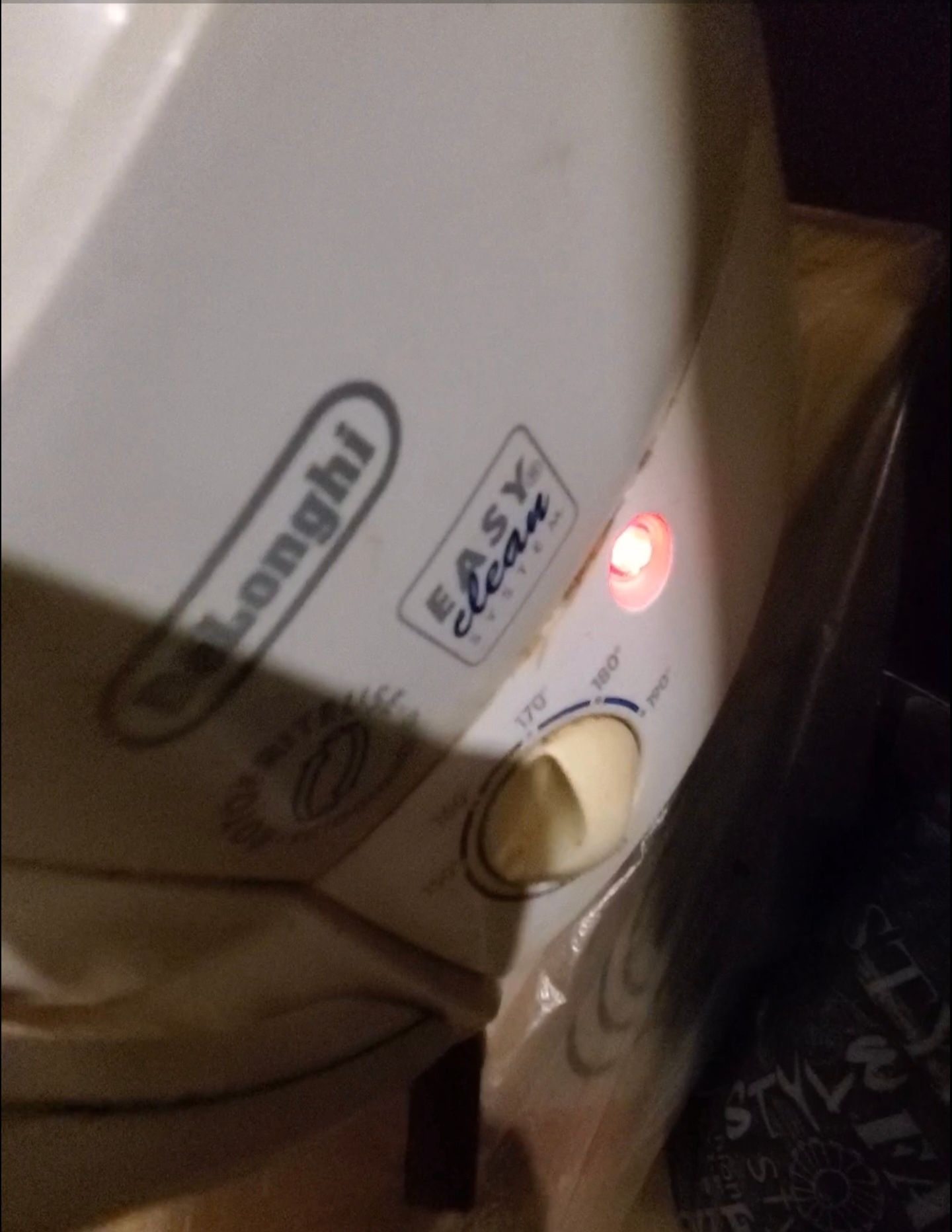 Фритюрница Delonghi