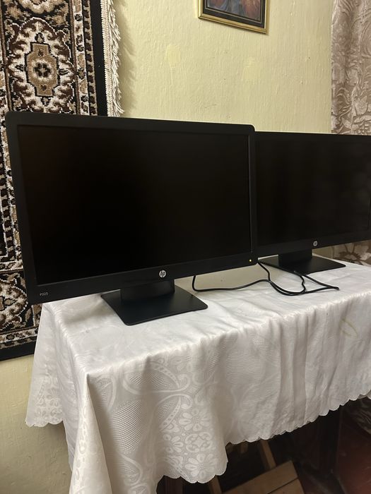 2 монітори HP ProDisplay P223