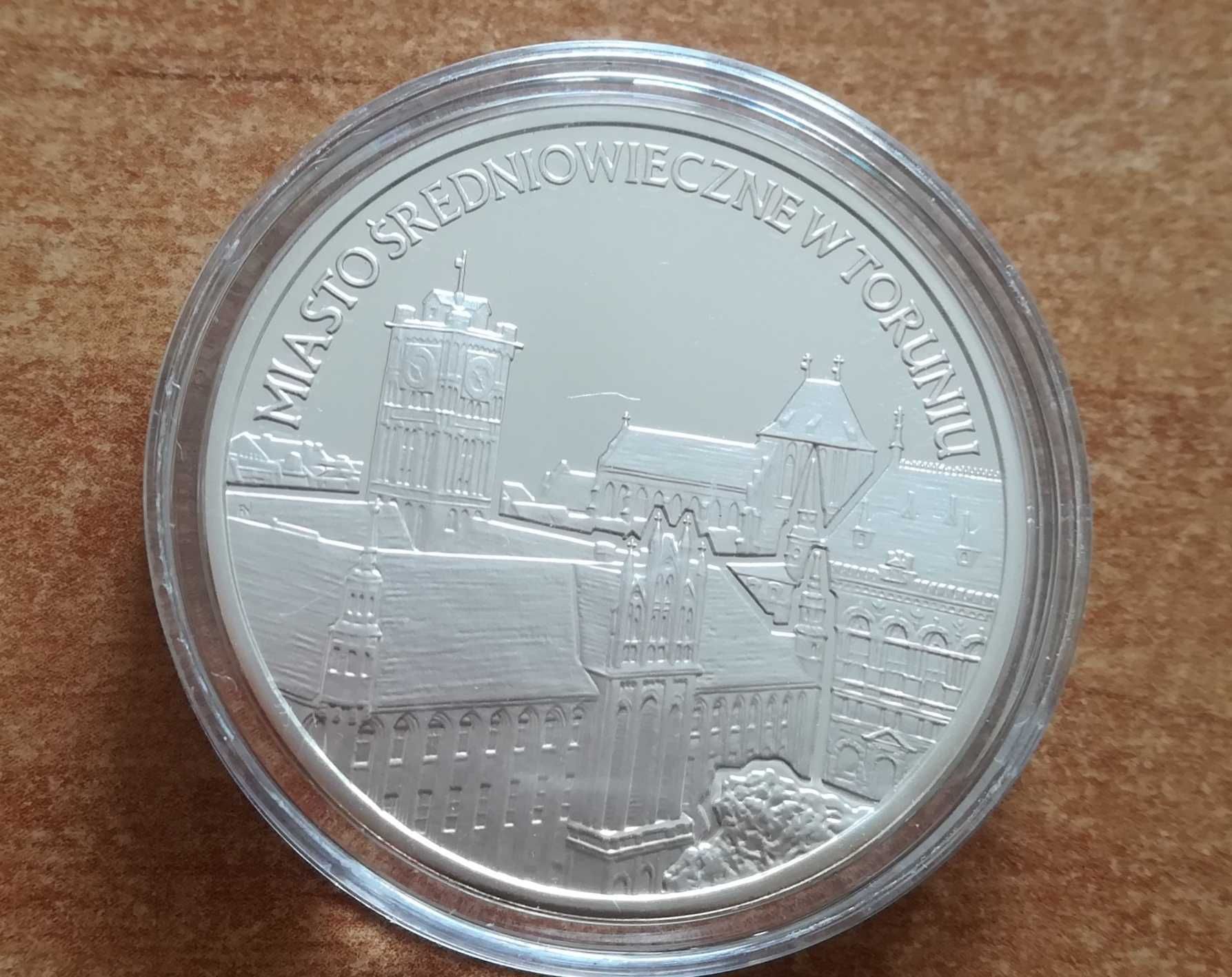 Moneta srebrna 20 zł Miasto Średniowieczne w Toruniu z 2007 r mennicza