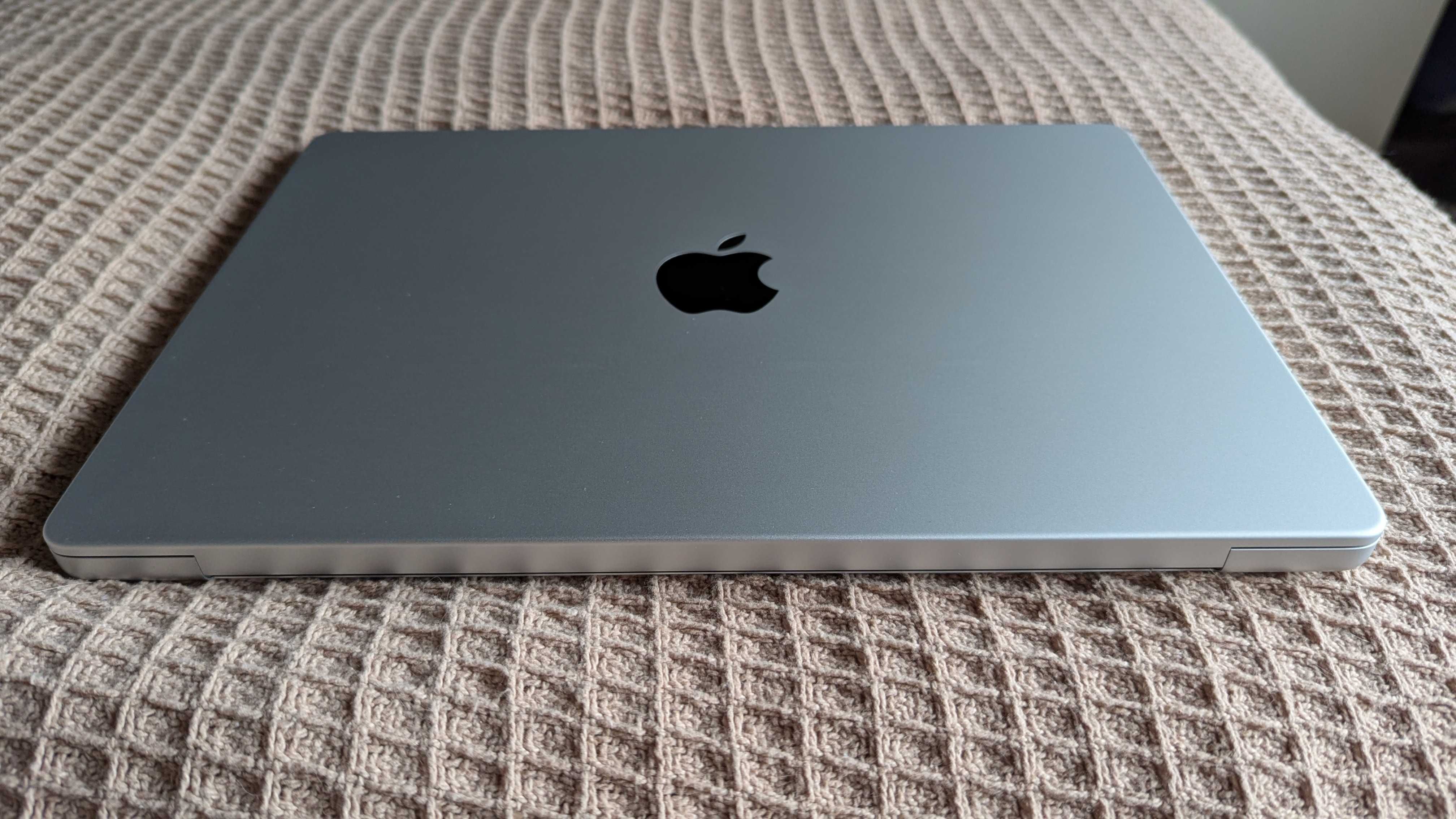 Apple MacBook Pro 14'' Srebrny | M1 Pro | 32GB RAM | 512GB SSD | 14.2"
