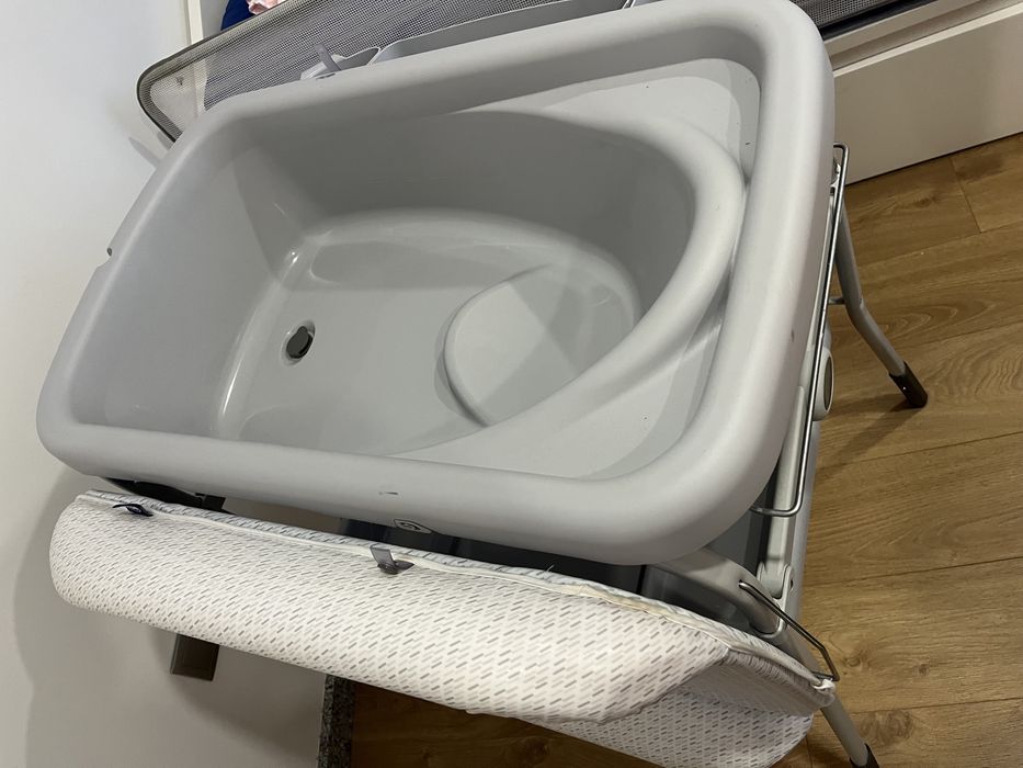 Banheira e troca fraldas marca chicco