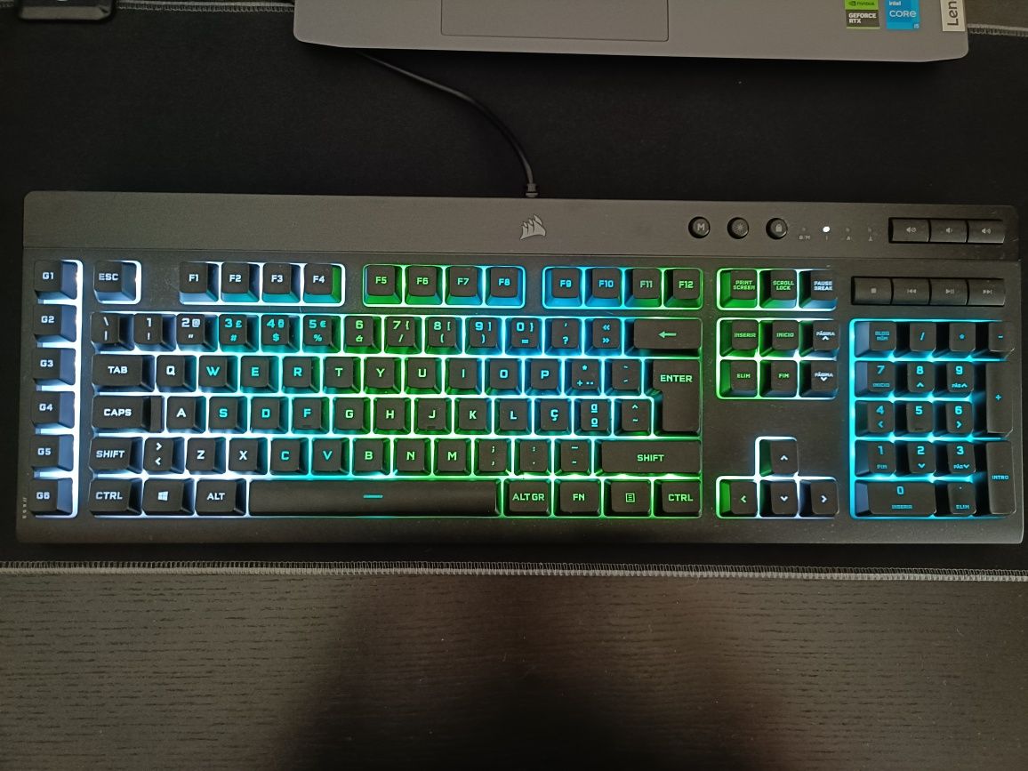 Taclado Corsair K55 RGB Pro Gaming