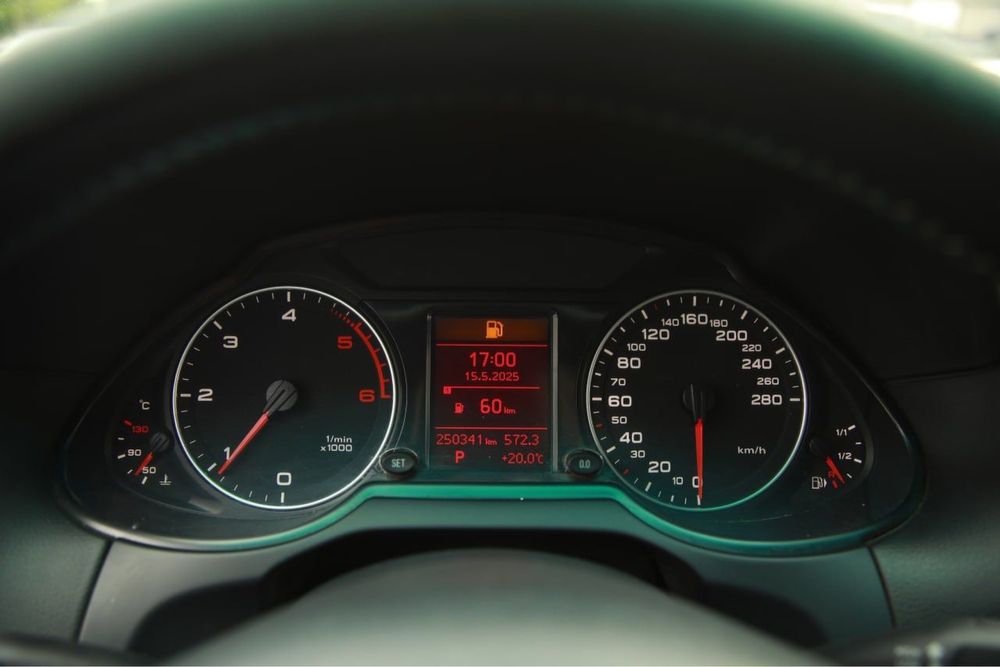 Продам Audi Q5 2012