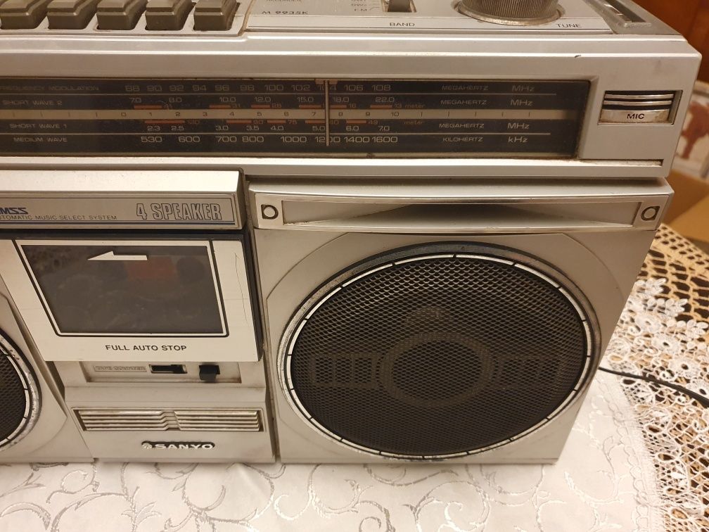 Sanyo M 9935 K radiomagnetofon