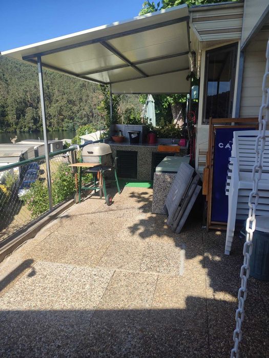 Residêncial com vistas de rio