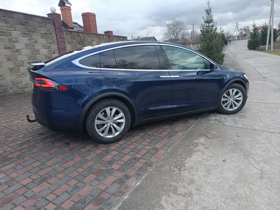 Оренда авто на святкові заходи весілля свадьба Тесла мерседес BMW