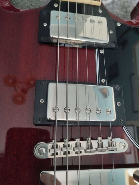 Epiphone SG z Maestro Vibrola