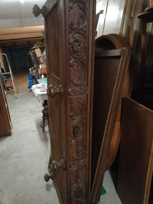 Cama de casal antiga