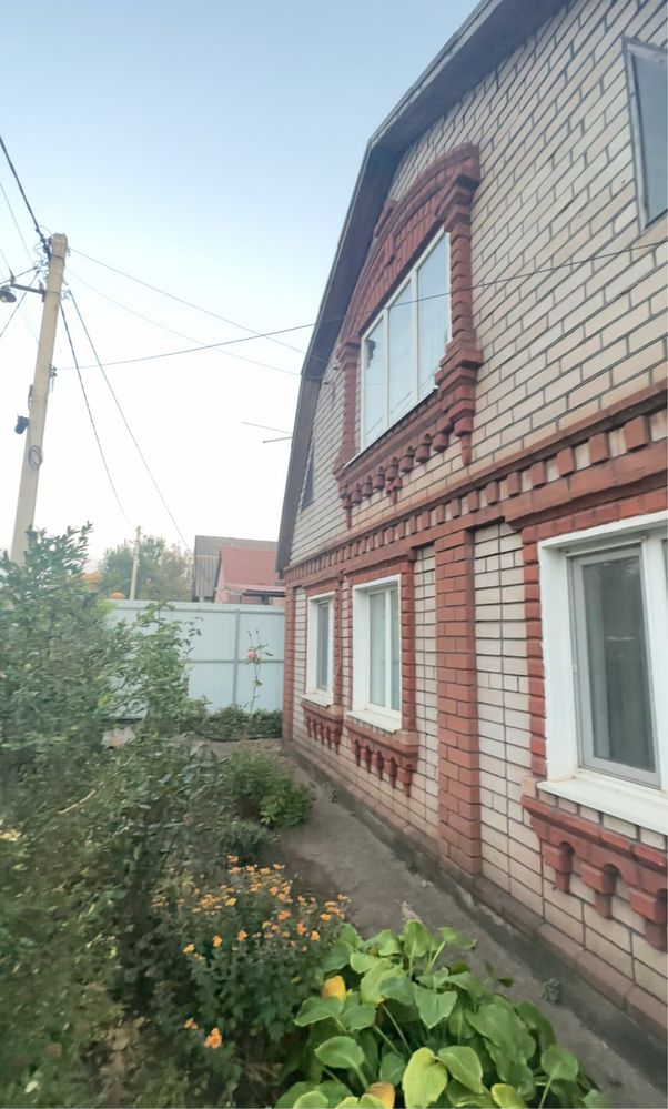 Продається будинок центрально-міський район.