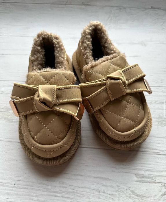 Дитяче взуття для дівчинки