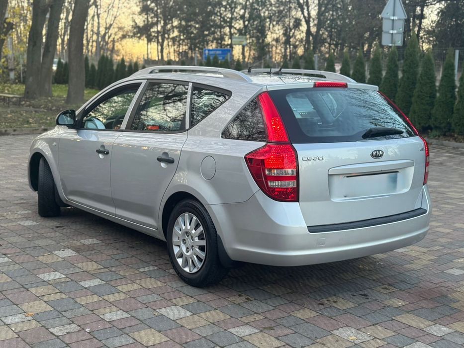 Kia Ceeʼd 2010 рік 2.0 дизель