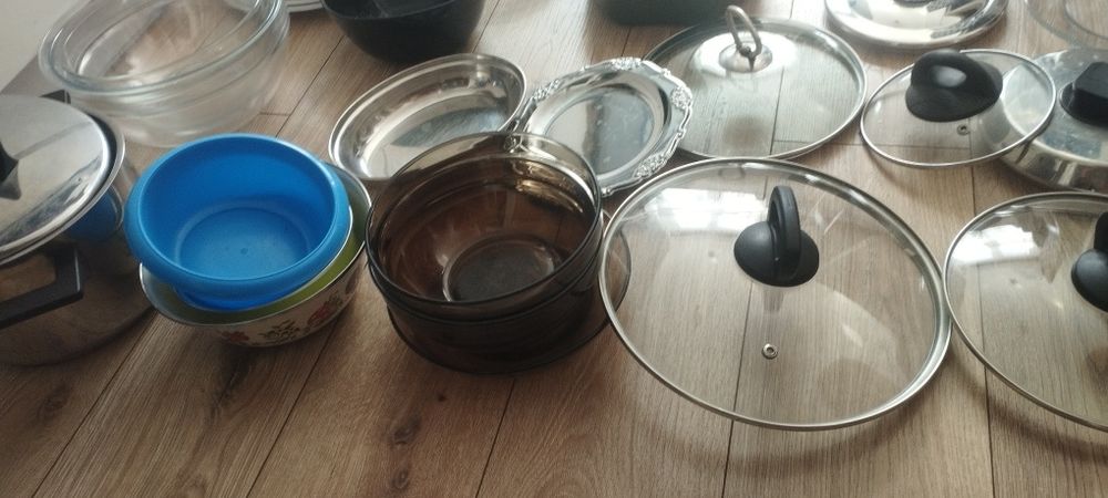 Naczynia garnki taleze salaterka miska kubki