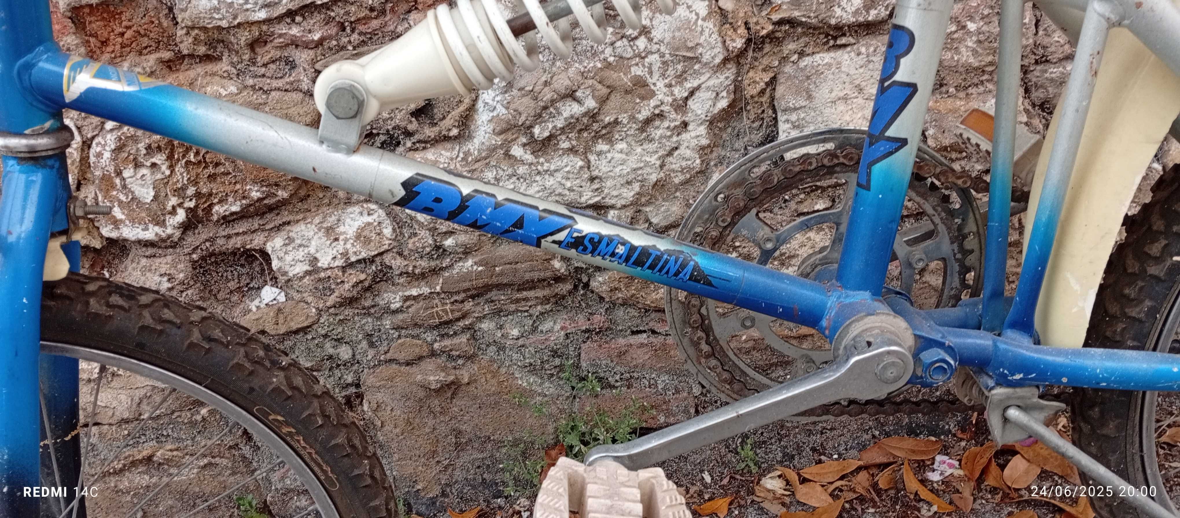 Bicicleta BMX esmaltina