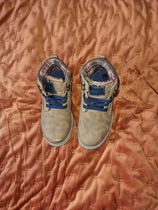 Botas menino castanho