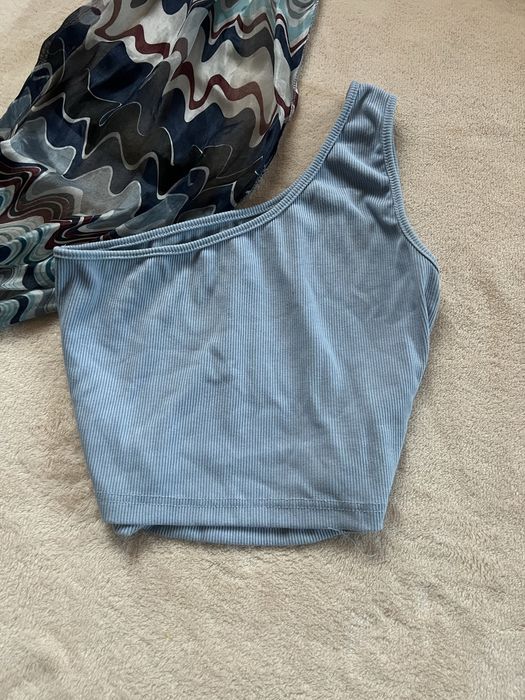 Топ на одне плече новий